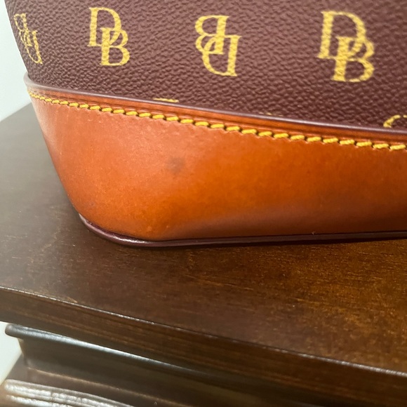 ⭐️ Authentic Dooney and Bourke Gretta Perry Satchel ⭐️ - Picture 7 of 9